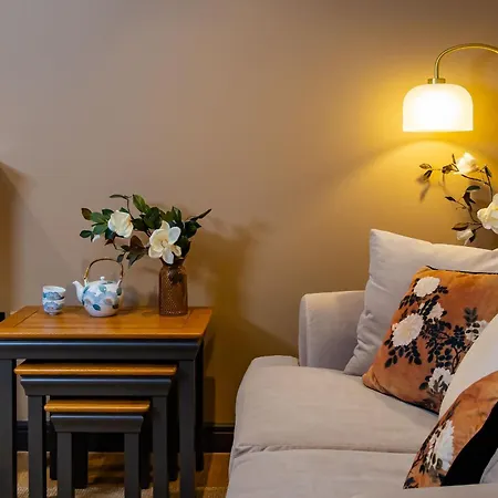Edens Nest Stylish Centre Retreat With Views York